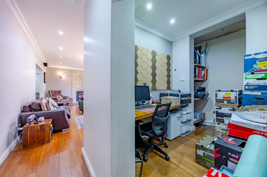 5 Bedroom Property for Sale in Kenilworth Upper Western Cape